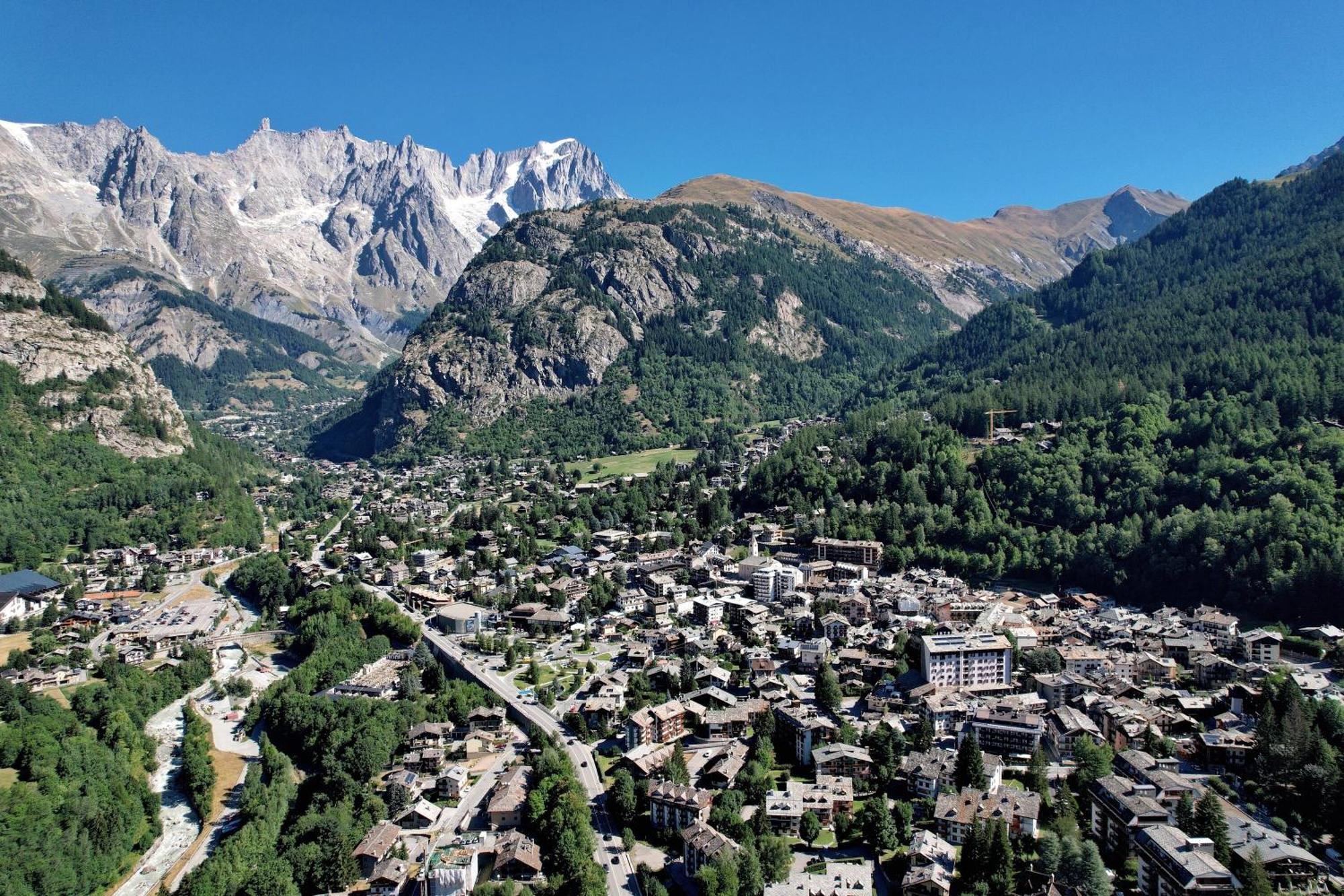 Beautiful Flat In Courmayeur - Happy Rentals Exterior photo